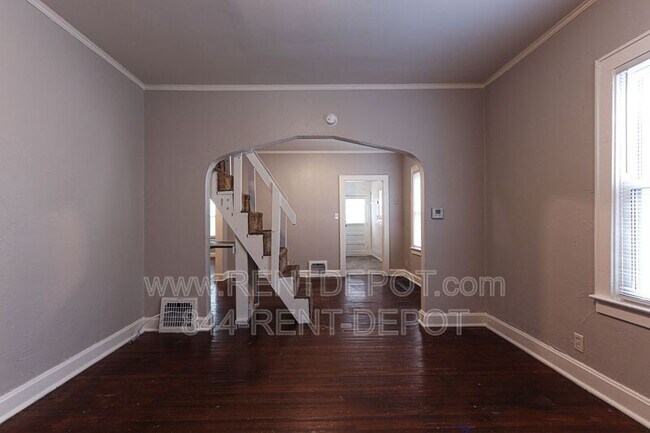 Building Photo - 1413 S Harlan Ave