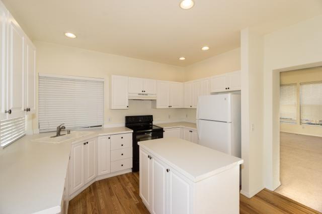 Building Photo - 4 bedroom in Kent WA 98032