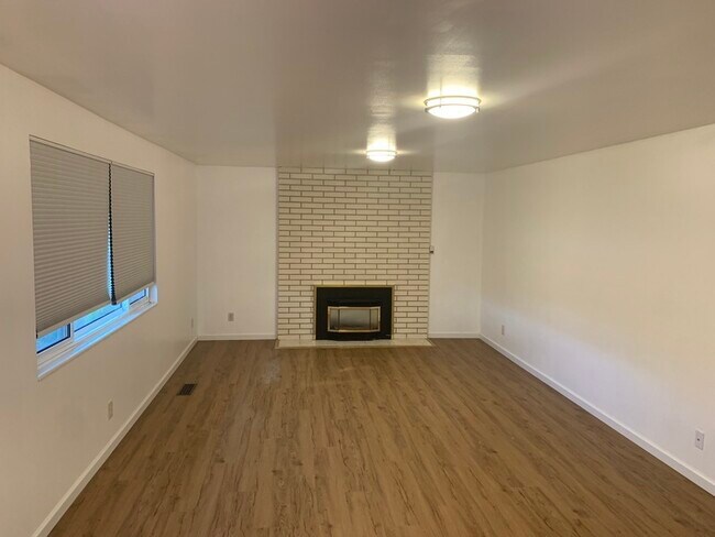 Building Photo - 78 Cook Dr