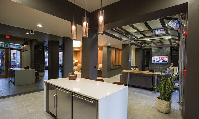 5000 Forest - 42 Magnolia + 5000 Forest