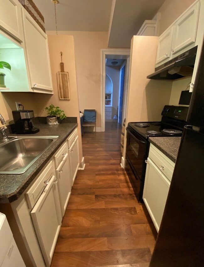 Foto del edificio - 124 E Oak St