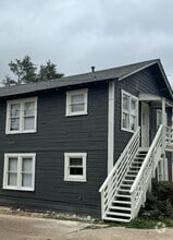 Building Photo - 402 Hill St