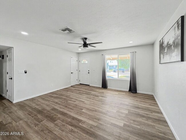 Foto del edificio - 1542 W 5th Pl