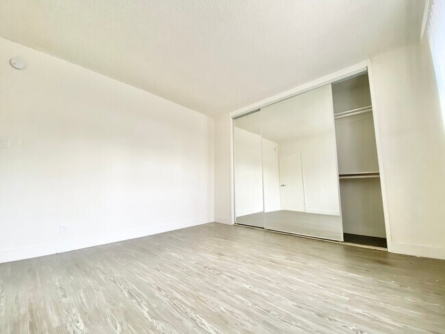 Foto del edificio - 12811 Caswell Ave