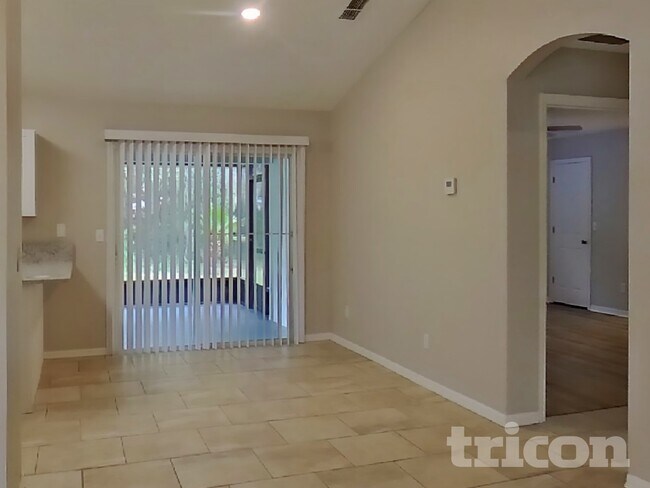 Foto del edificio - 744 Tranquility St