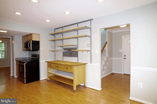 Building Photo - 9965 Longford Ct