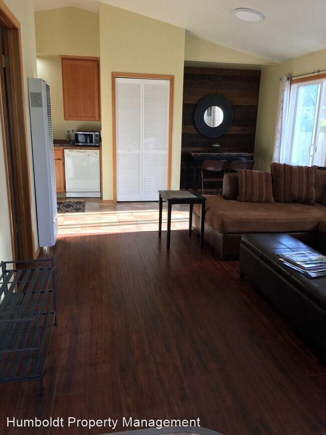 Building Photo - 1615 Chanterelle Dr