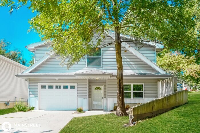 Foto principal - 1918 W 7TH ST, LEAVENWORTH, KS 66048