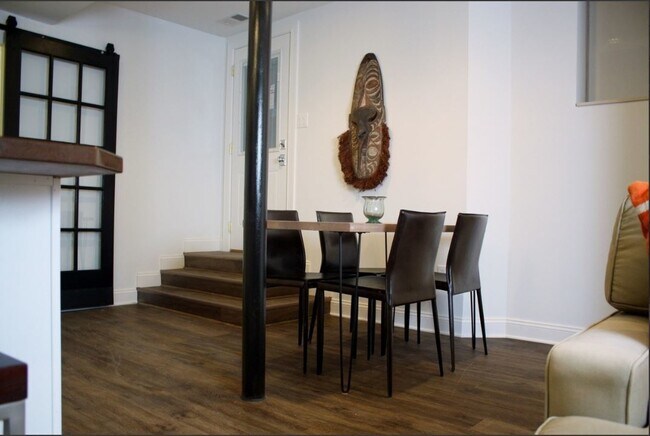 Foto del edificio - 2653 N Wilton Ave