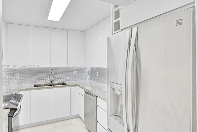 Foto del edificio - 2500 Parkview Dr