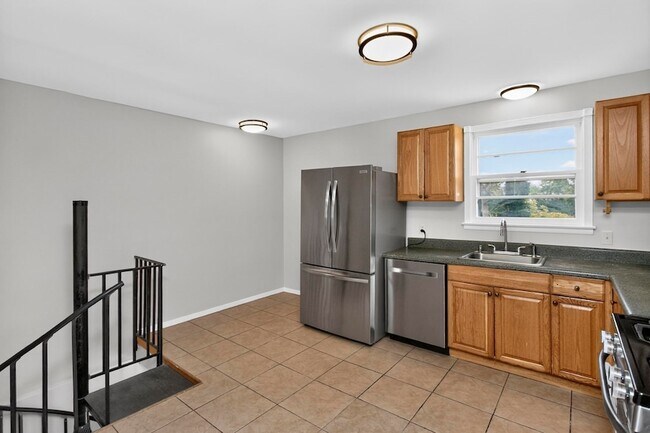 Foto del edificio - 261 Eisenhower Dr
