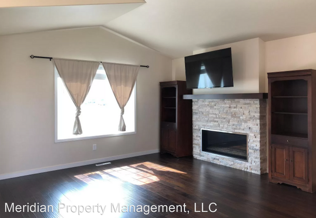 Foto del edificio - 5 br, 3 bath Apartment - 2832 Sheyenne St ...