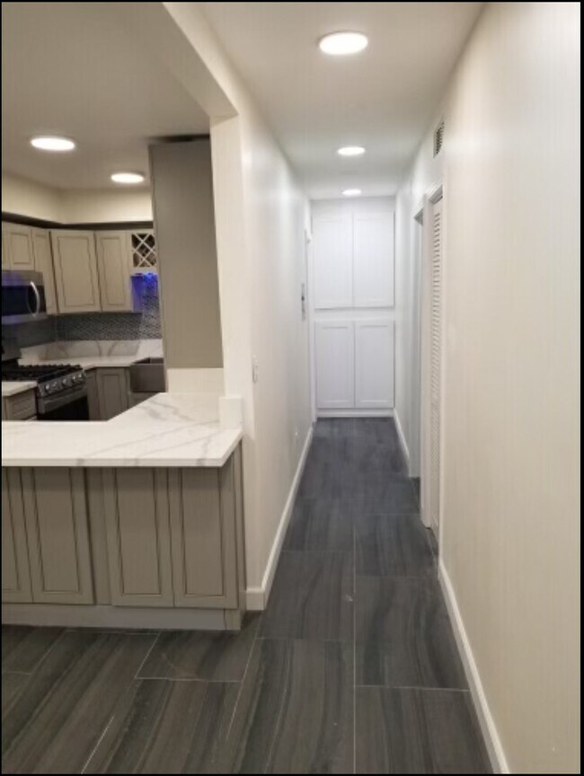 Foto del edificio - 8315 S Central Ave