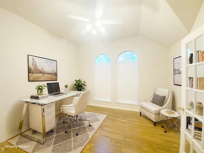 Foto del edificio - 17908 Madden Dr