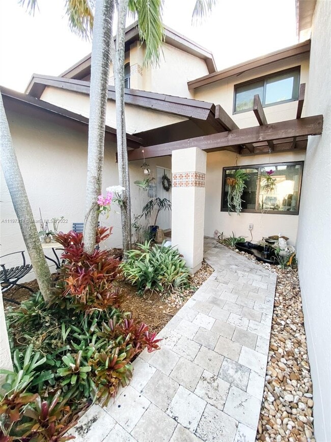 Building Photo - 10050 SW 137th Ct
