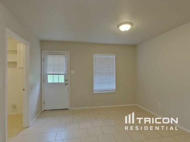 Foto del edificio - 4908 Parkrise Dr