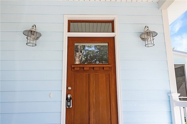 Building Photo - 905 Wayne St