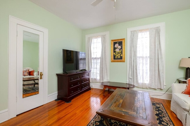 Foto del edificio - 406 NE 7th Ave