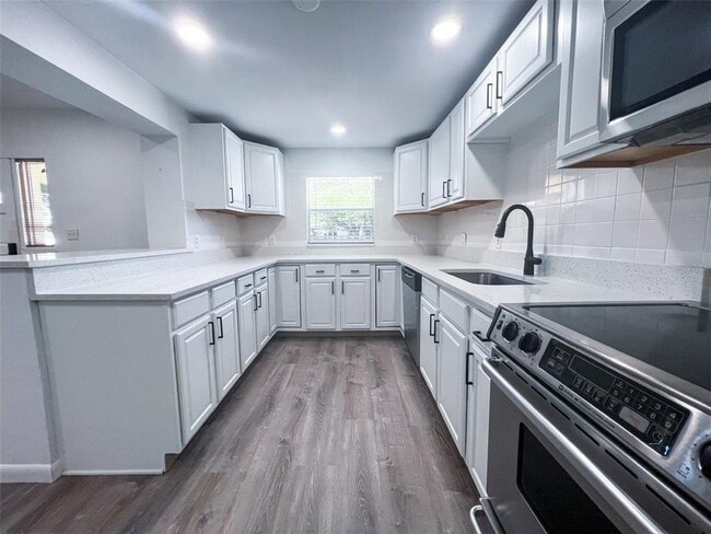 Foto del edificio - 3402 W Van Buren Dr