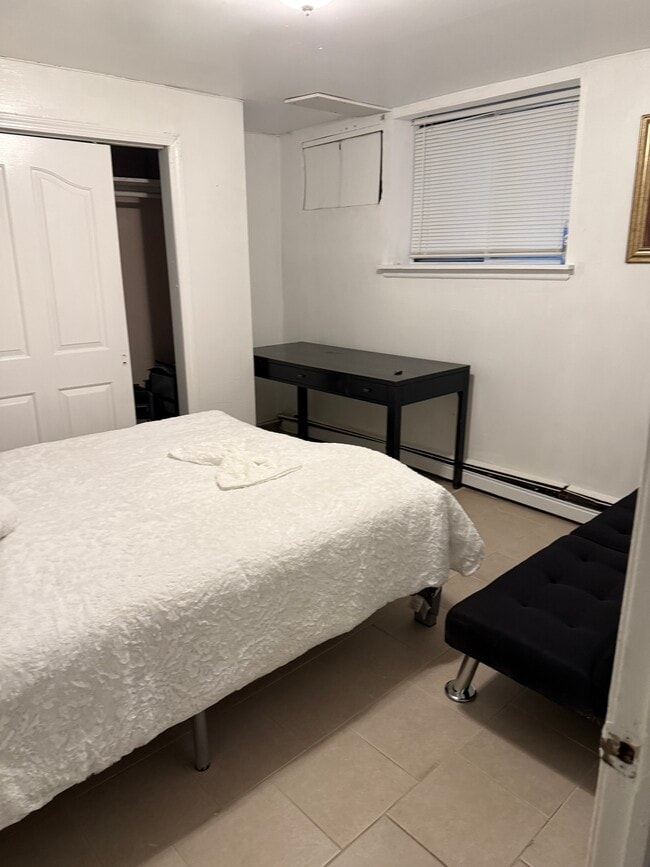 Building Photo - 358 Victory Blvd