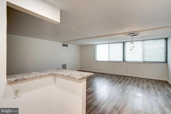 Building Photo - 8 S Van Dorn St