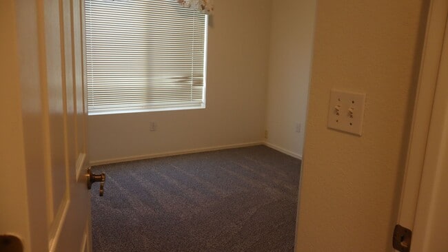 Building Photo - In ground Pool