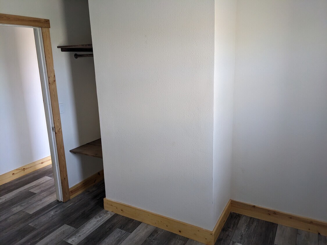 1121 Roth Ln, Belle Fourche, SD 57717 House Rental in Belle Fourche