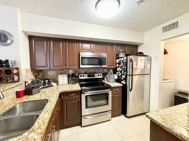 Foto del edificio - 7912 Sonoma Springs Cir