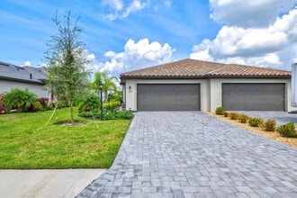 Building Photo - 15519 Sunny Day Dr