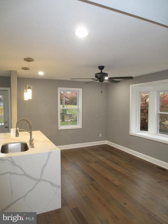 Foto del edificio - 2027 Ramblewood Rd