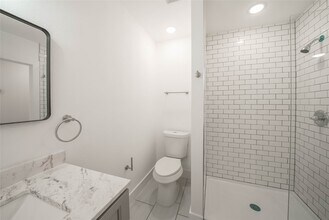 Building Photo - 6644 Lawndale St