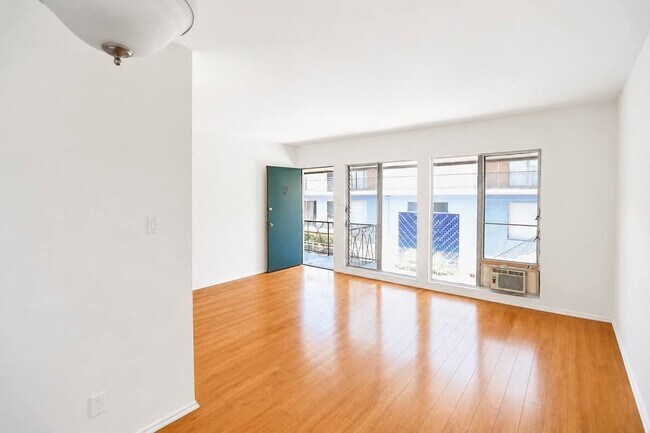 Foto del edificio - 260 S Sycamore Ave