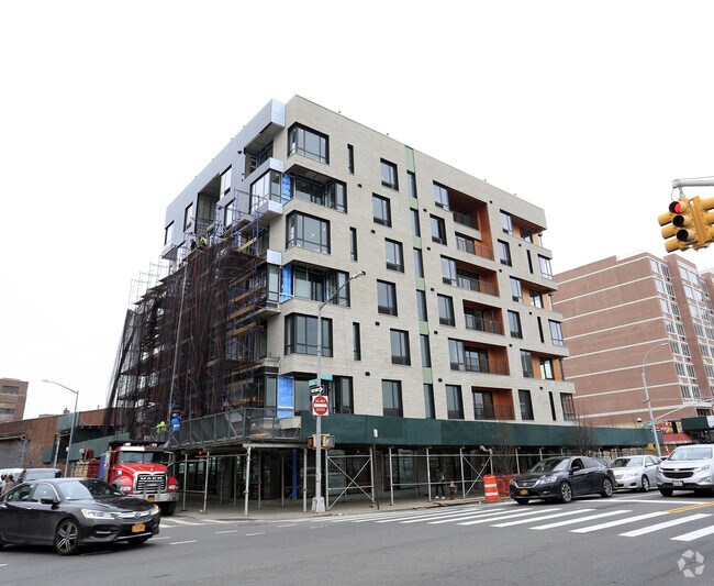 Fotografía del edificio - 221 E 138th St