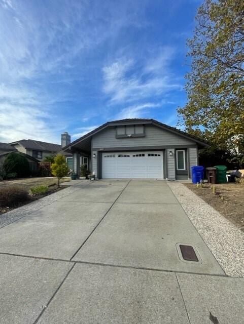 Foto del edificio - 2298 Pheasant Dr