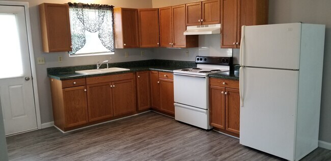 Building Photo - 206 Meadow Ave