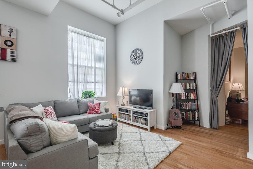 Primary Photo - 4 Leverington Ave