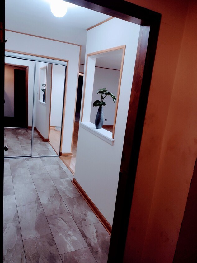 Foto principal - 10332 Parkside Ave