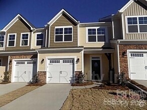 Building Photo - 15027 Savannah Hall Dr