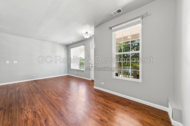 Foto del edificio - 203 Springbrook Trail S