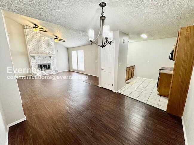 Foto del edificio - 8213 E 65th St