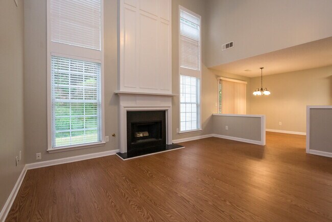 Foto del edificio - 4110 Glenaire Way NW