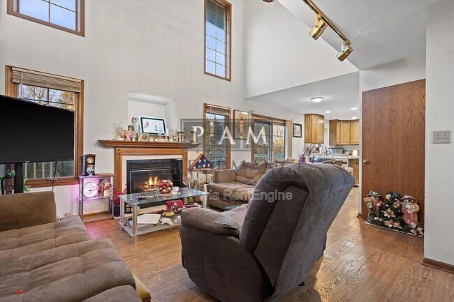 Foto del edificio - 3209 S Ridge Crest Ct