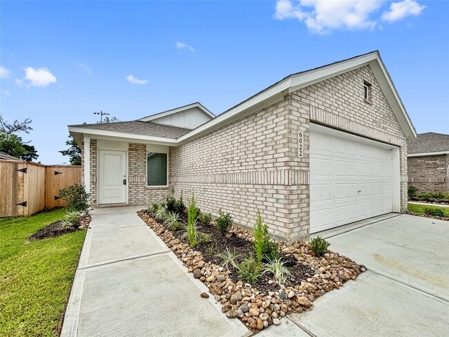Foto del edificio - 6022 Starling Dr