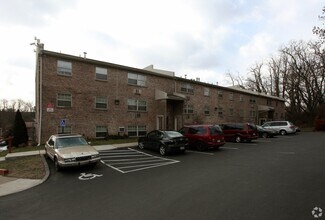 Building Photo - 16 Ivey Ln