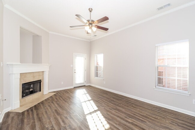 Foto del edificio - 10088 Cross Valley Dr