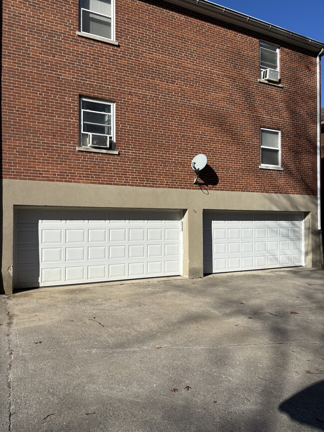 Building Photo - 1119 Amsterdam Rd