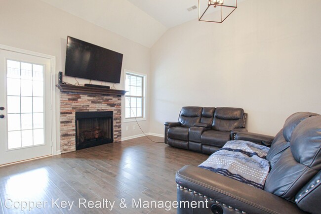 Building Photo - 3 br, 2 bath House - 744 Tidwell Drive