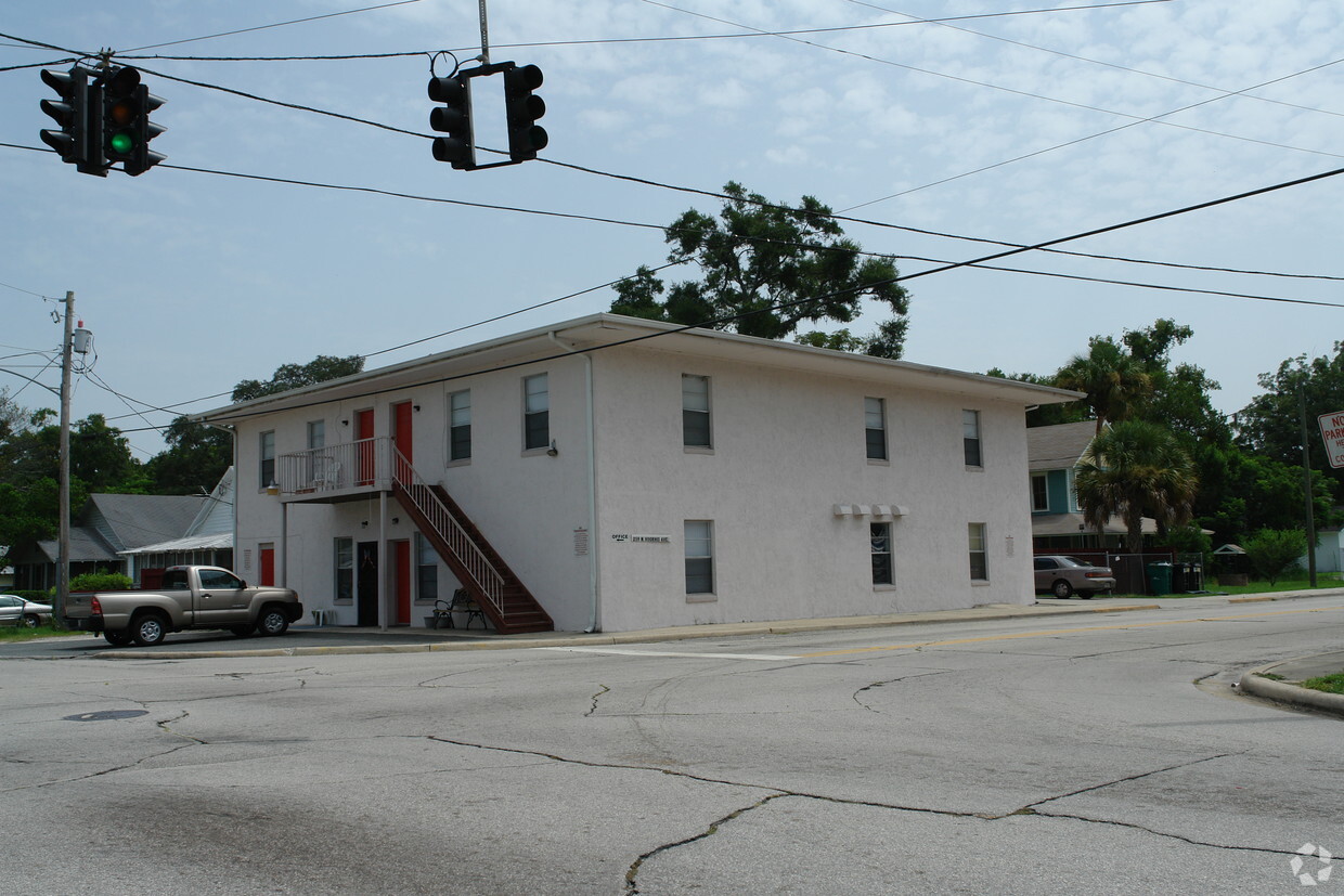 Primary Photo - 259 W Voorhis Ave