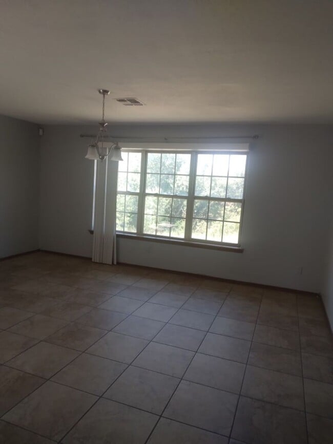 Building Photo - 902 NW 66th St