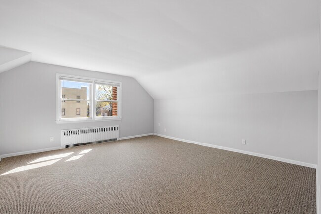 Foto del edificio - 1025 Louise Ave